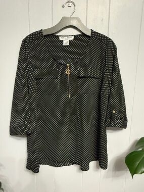 #18)  Rebecca Malone Black and White Polka Dot half Zip-Front Blouse